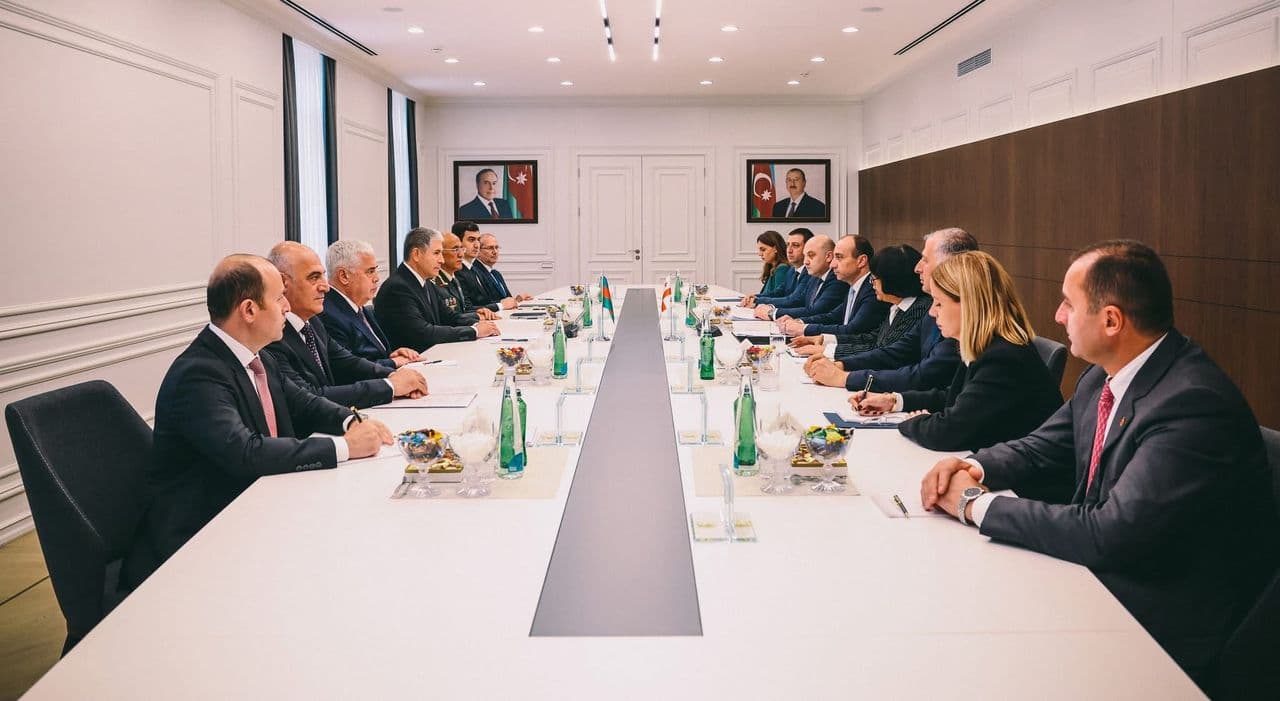 შინაგან საქმეთა მინისტრი გელა გელაძე ოფიციალური ვიზიტით ბაქოს ეწვია